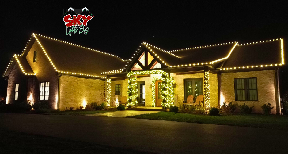 Full roofline & lit garland entry